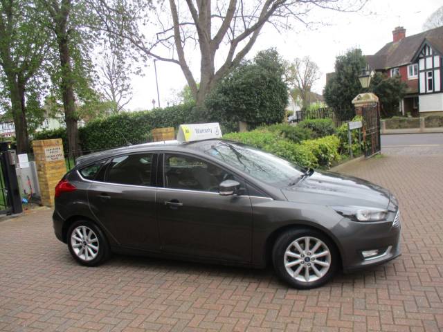 2017 Ford Focus 1.0 EcoBoost 125 Titanium 5dr Satnav Bluetooth Alloys