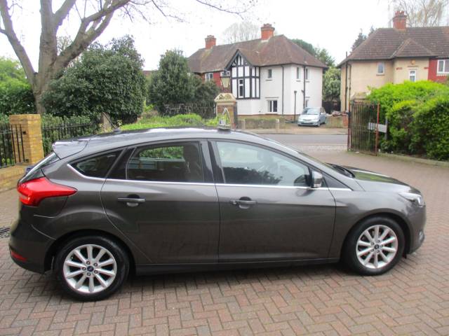 2017 Ford Focus 1.0 EcoBoost 125 Titanium 5dr Satnav Bluetooth Alloys
