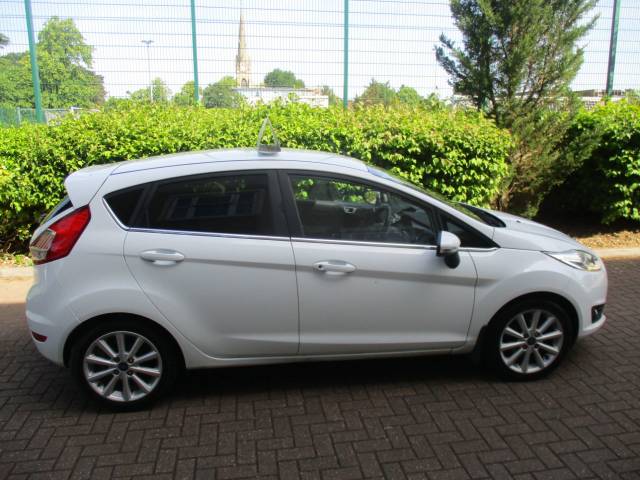 2016 Ford Fiesta 1.0 EcoBoost Titanium 5dr SH Bluetooth Alloys