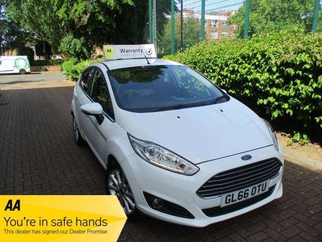 Ford Fiesta 1.0 EcoBoost Titanium 5dr SH Bluetooth Alloys Hatchback Petrol Pearl White