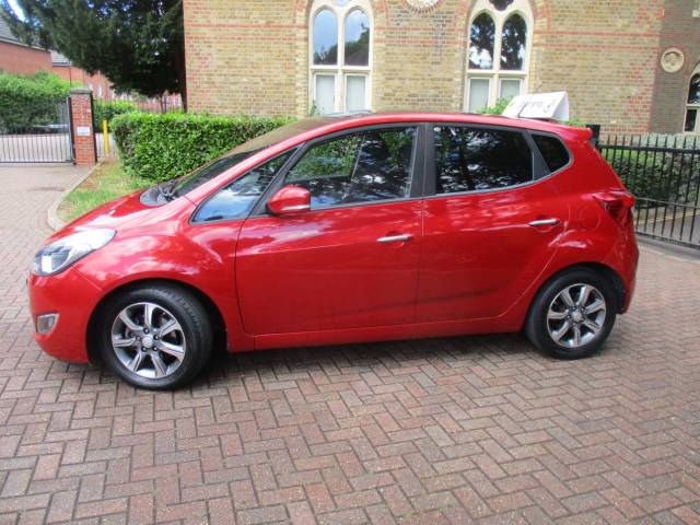 2016 Hyundai ix20 1.6 CRDi Blue Drive Premium 5dr Low Mileage FSH Panoramic Sunroof Bluetooth